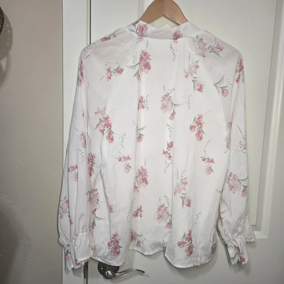 White Pink Floral Button-Up Blouse with Mandarin Collar Size Large - Cottagecore - Picture 4 of 11